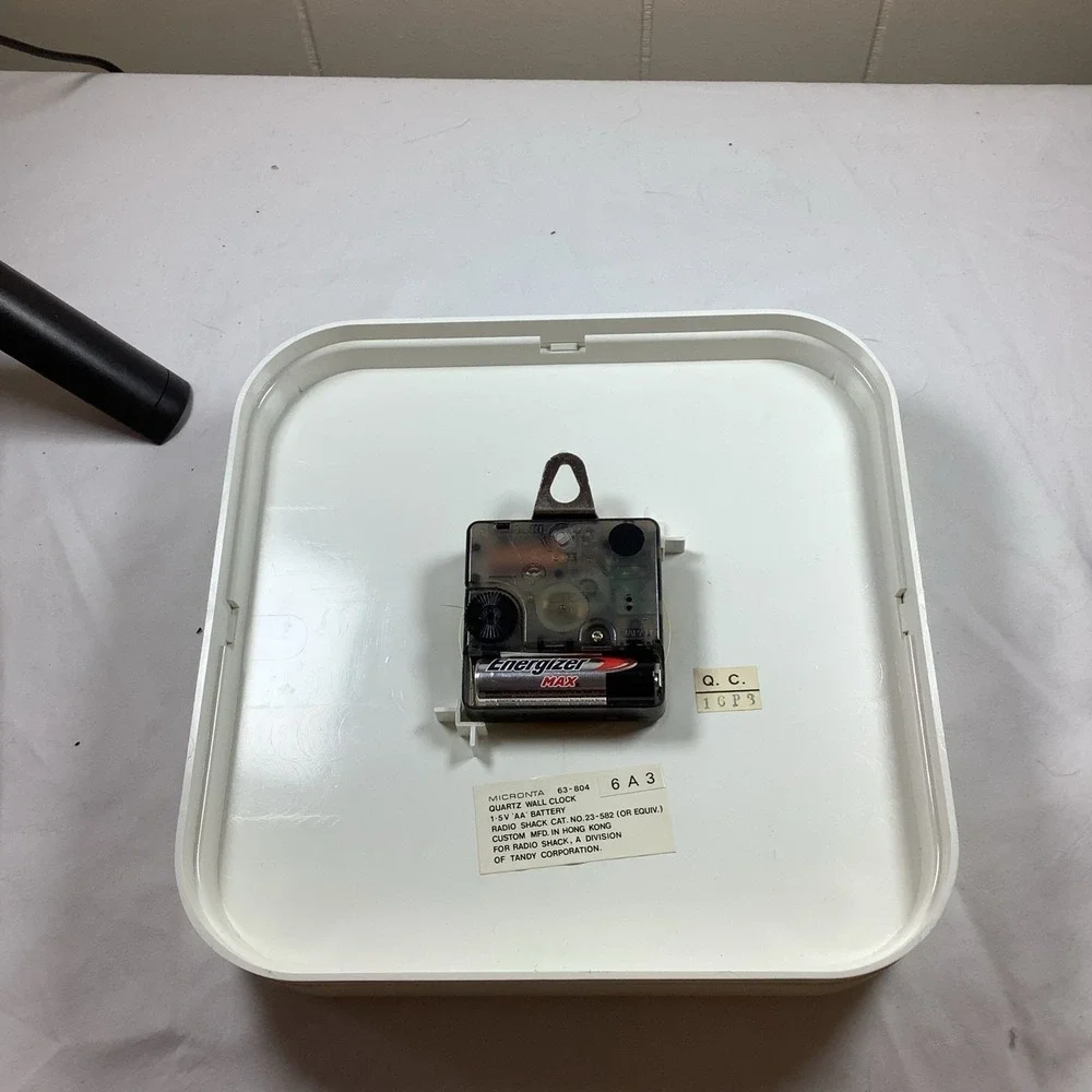 Micronta Quartz Alarm Clock Analog Beige Radio Shack Desk